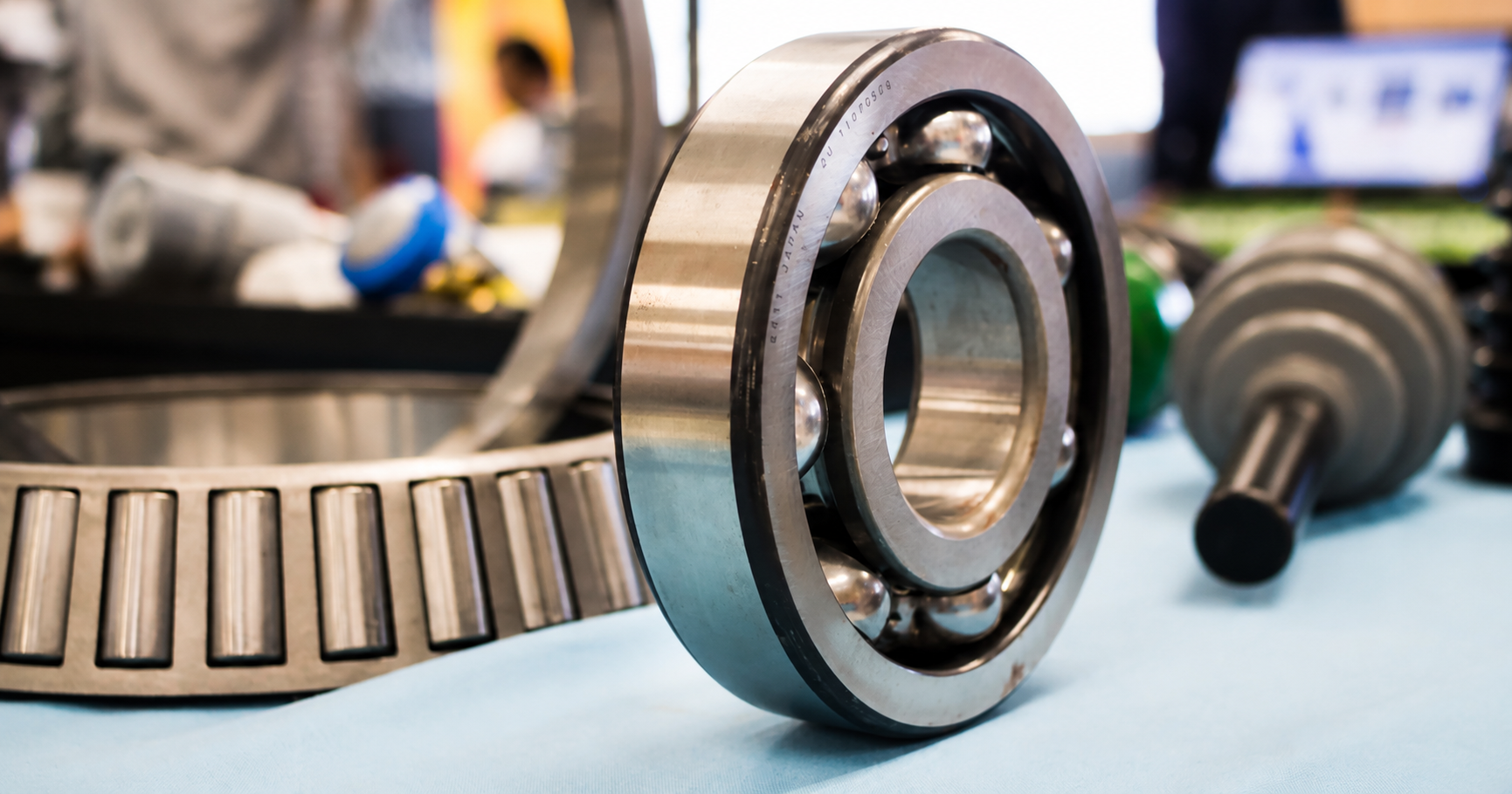 Close-up of a cylindrical roller bearing