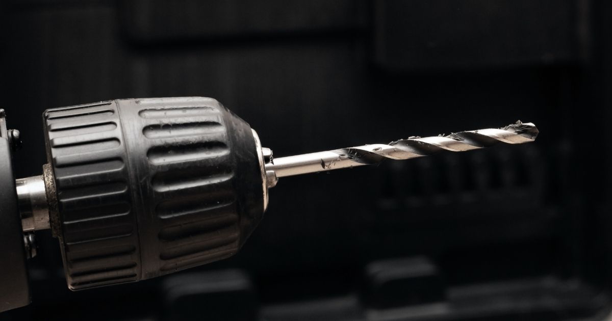 Choosing Between High-Speed Steel and Carbide Tools - AIMS Industrial Supplies