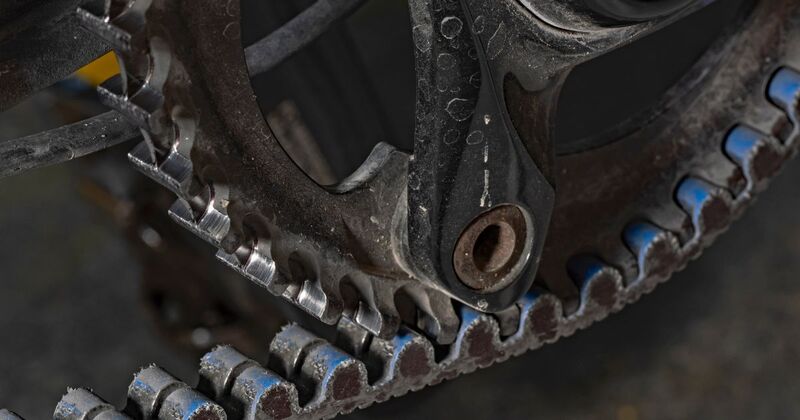 Choosing Between Belt and Chain Drives - AIMS Industrial Supplies