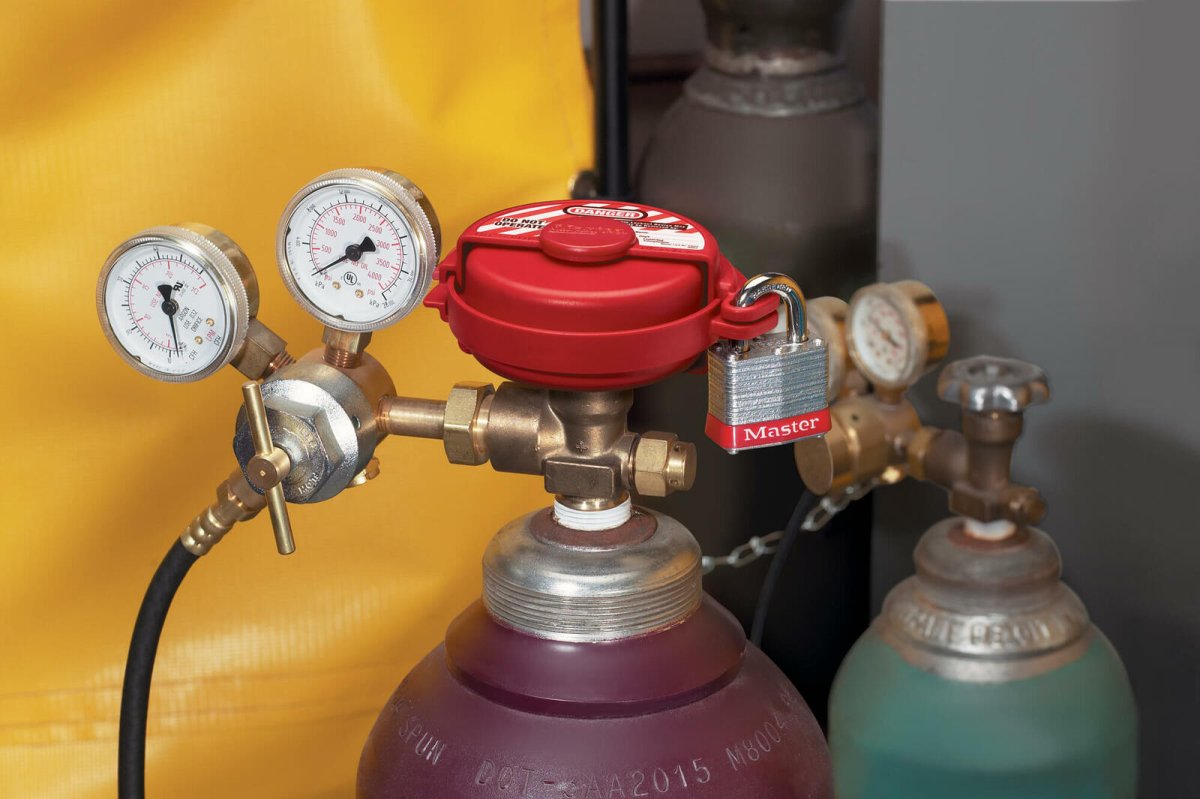 Master Lock Pressurised Gas Valve Lockout - AIMS Industrial Supplies