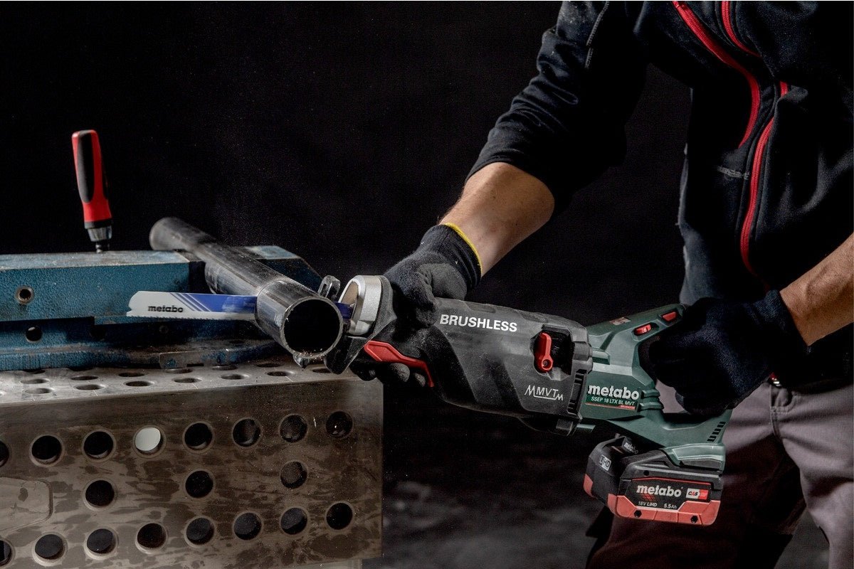 Metabo 18V Cordless Brushless Reciprocating/Sabre Saw With Selectable Pendulum (Tool Only) - AIMS Industrial Supplies