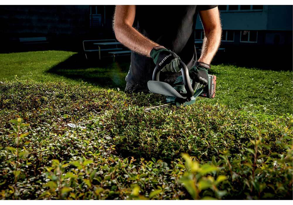 Metabor Cordless Hedge Trimmer7