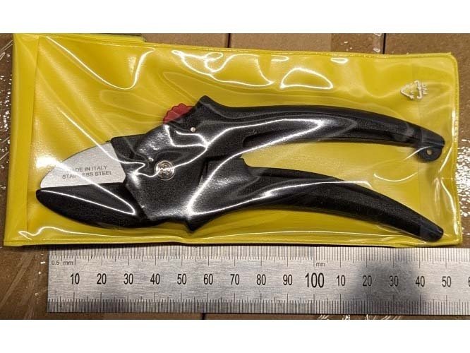 Sterling 150mm Black Magic Plastic Anvil Snip - AIMS Industrial Supplies