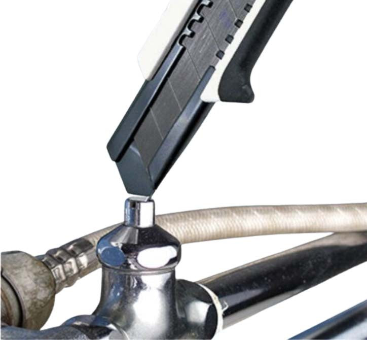 Tajima Utility Knife 18mm Auto-Lock W/ FIN Cutter & Comfort Grip - White3