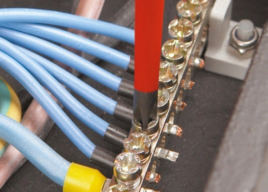 Wiha Insulated Combination Slotted / PH2 Screwdriver - 30715(327)3