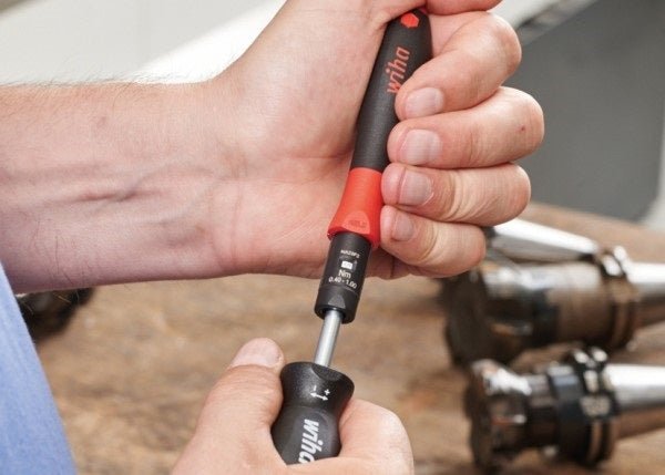 Wiha Screwdriver Slimtorque 1.0 - 5.0Nm Starter Kit - 36791(2872T18) - AIMS Industrial Supplies